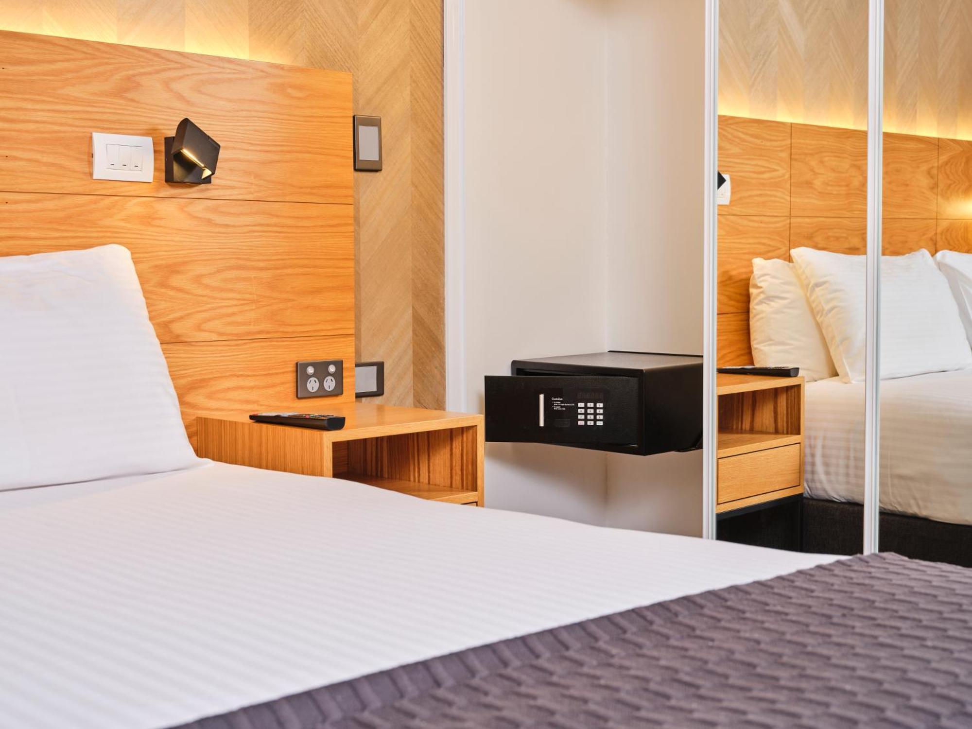 曼顿殖民地酒店 West Swan 外观 照片 A room at the hotel