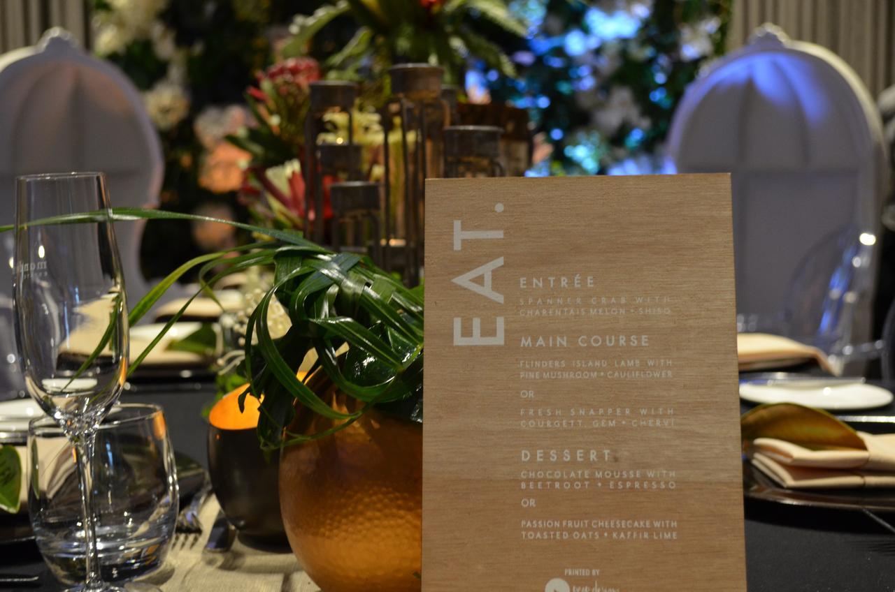 曼顿殖民地酒店 West Swan 外观 照片 The 2015 menu