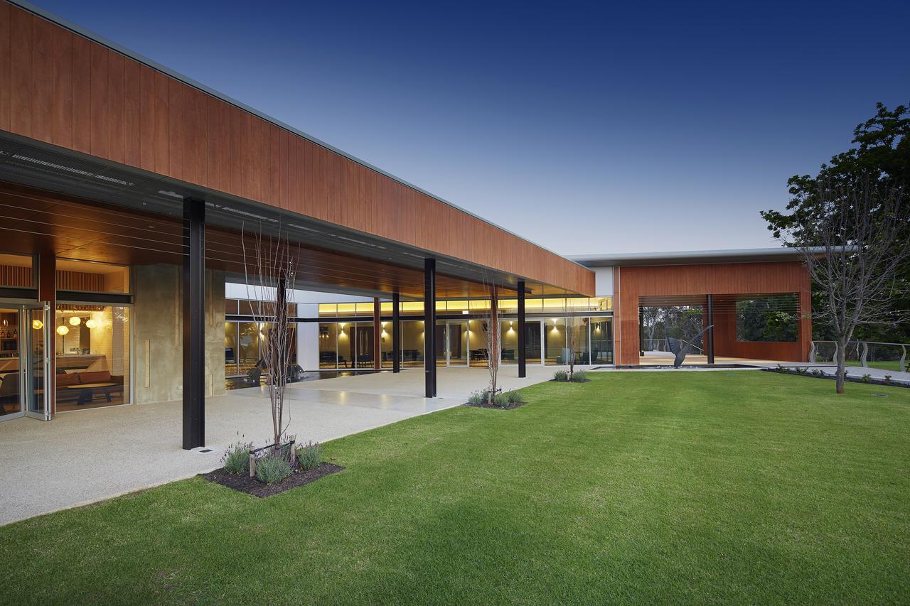 曼顿殖民地酒店 West Swan 外观 照片 The residence of the Mexican Ambassador in Canberra