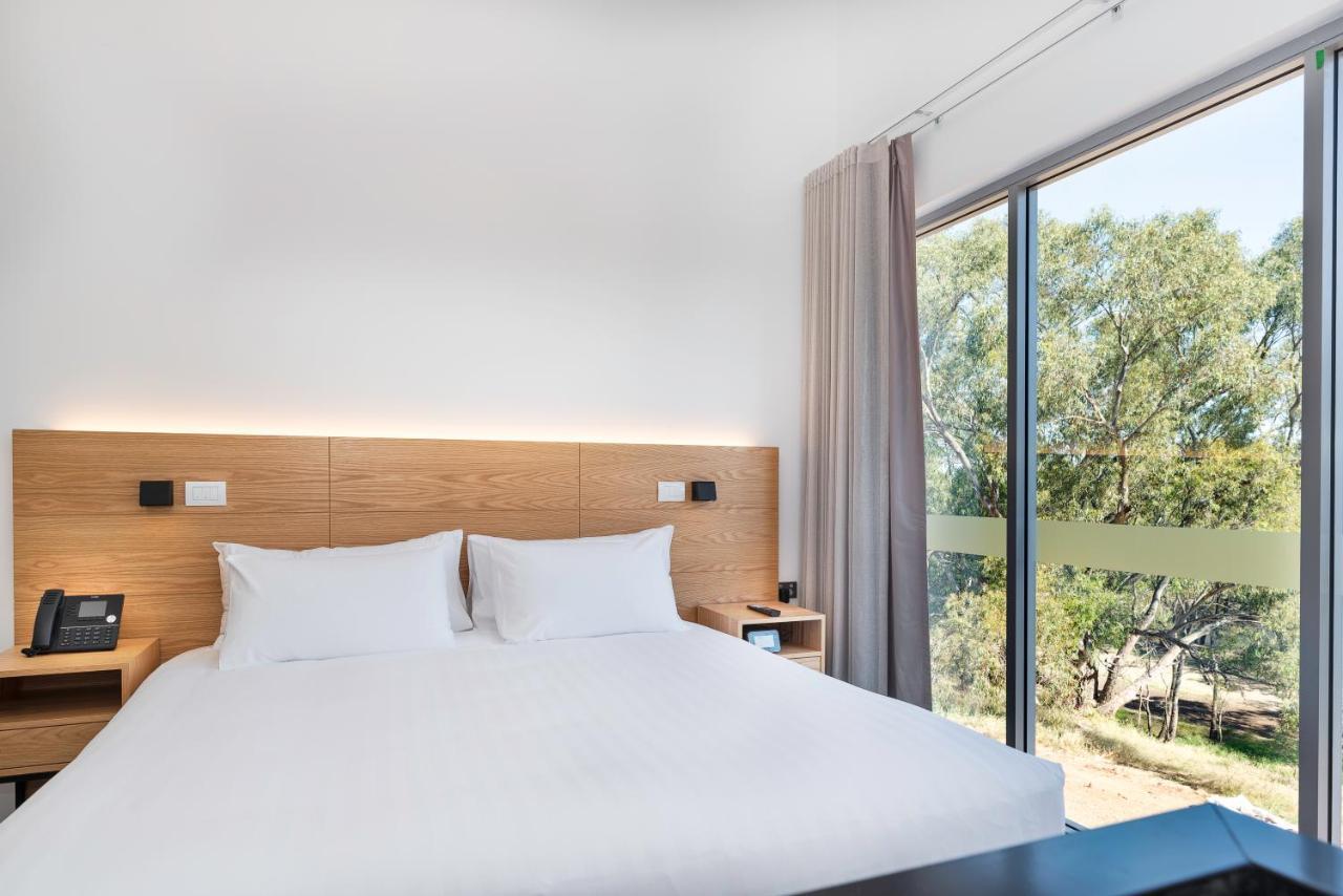 曼顿殖民地酒店 West Swan 外观 照片 A room at the hotel